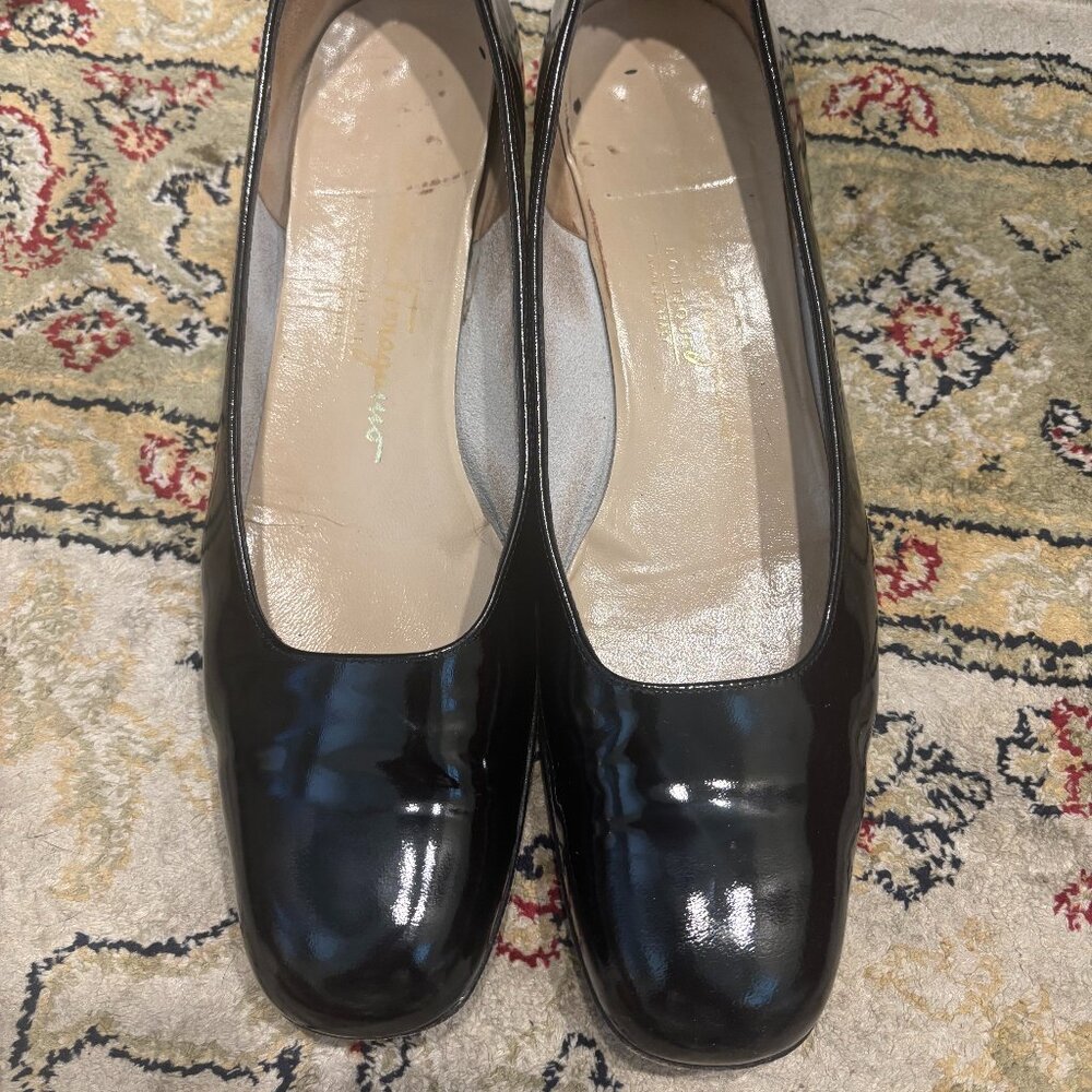 Ferragamo Black Patent Leather Pumps
